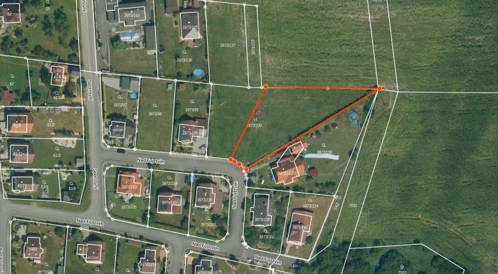Prodej - část pozemku p.č.3973/100 o výměře 1774 m² ve městě Zubří